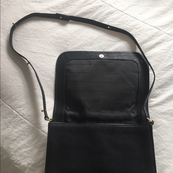 Marc Jacobs leather black leather cross body bag - Picture 2 of 4